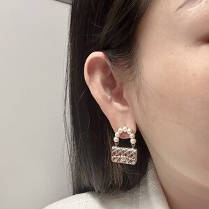 CHANEL Gold and Pearl classic bag Earrings